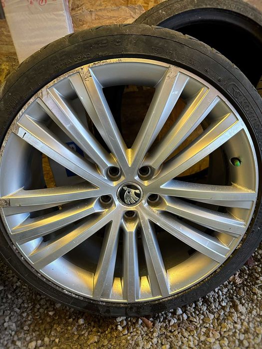 Jante originale Skoda  R19,cu cauciucuri de vara in state foarte buna