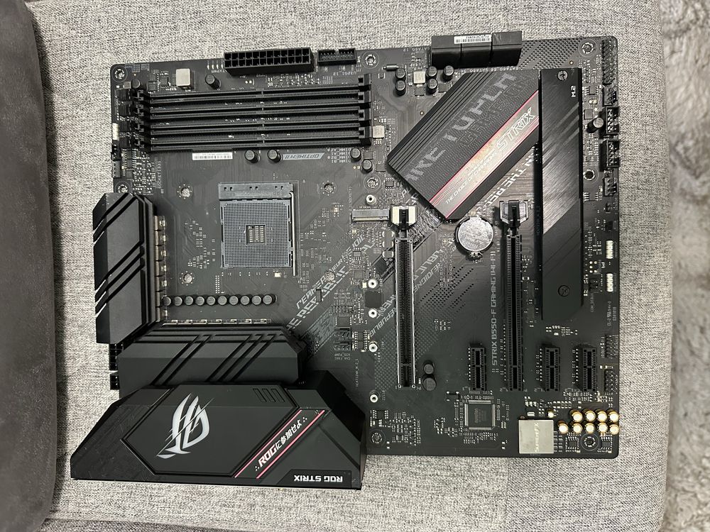 Дъно / Дънна платка ASUS ROG STRIX B550-F GAMING (Wi-Fi)