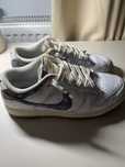 Vand nike dunk dau si la schimb pentru persoane interesate