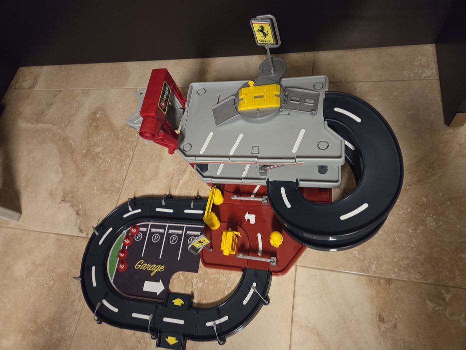 Set parcare Burago Ferrari