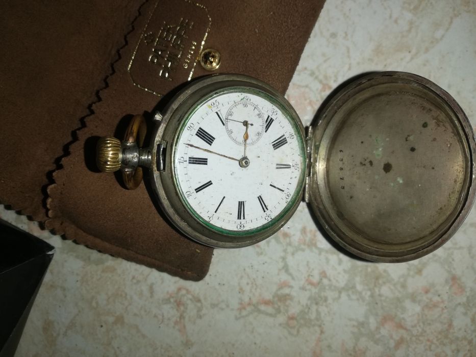 Vand ceas de mana marca DOXA.