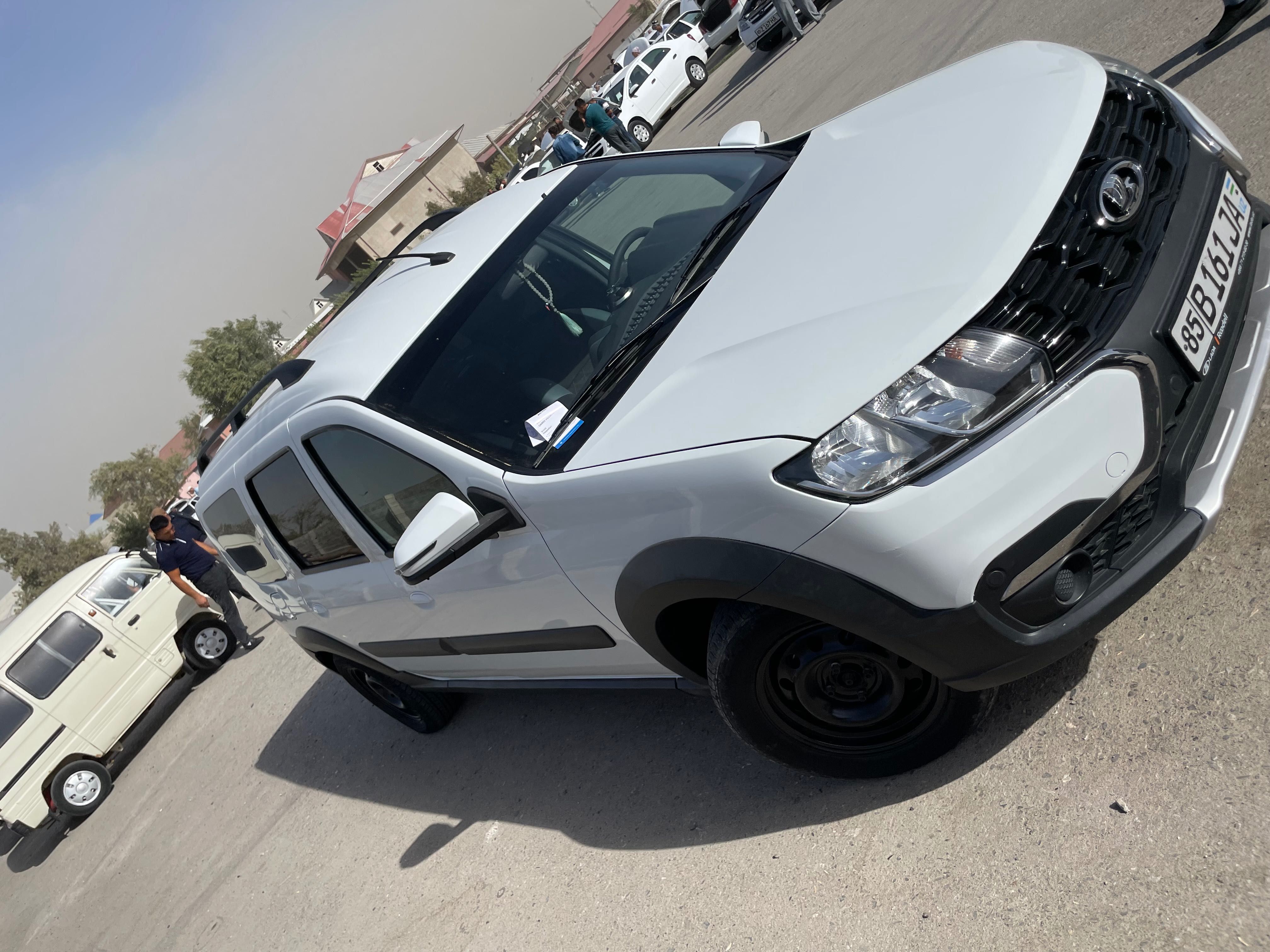 LADA LRGUS full padetsiya