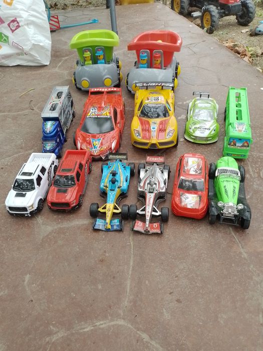 Lot de jucarii       .