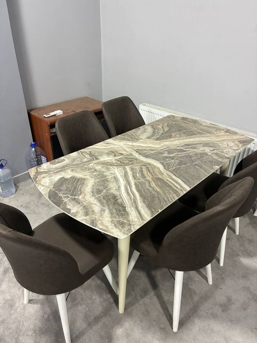 Продаётся стол стул состаяние отлично