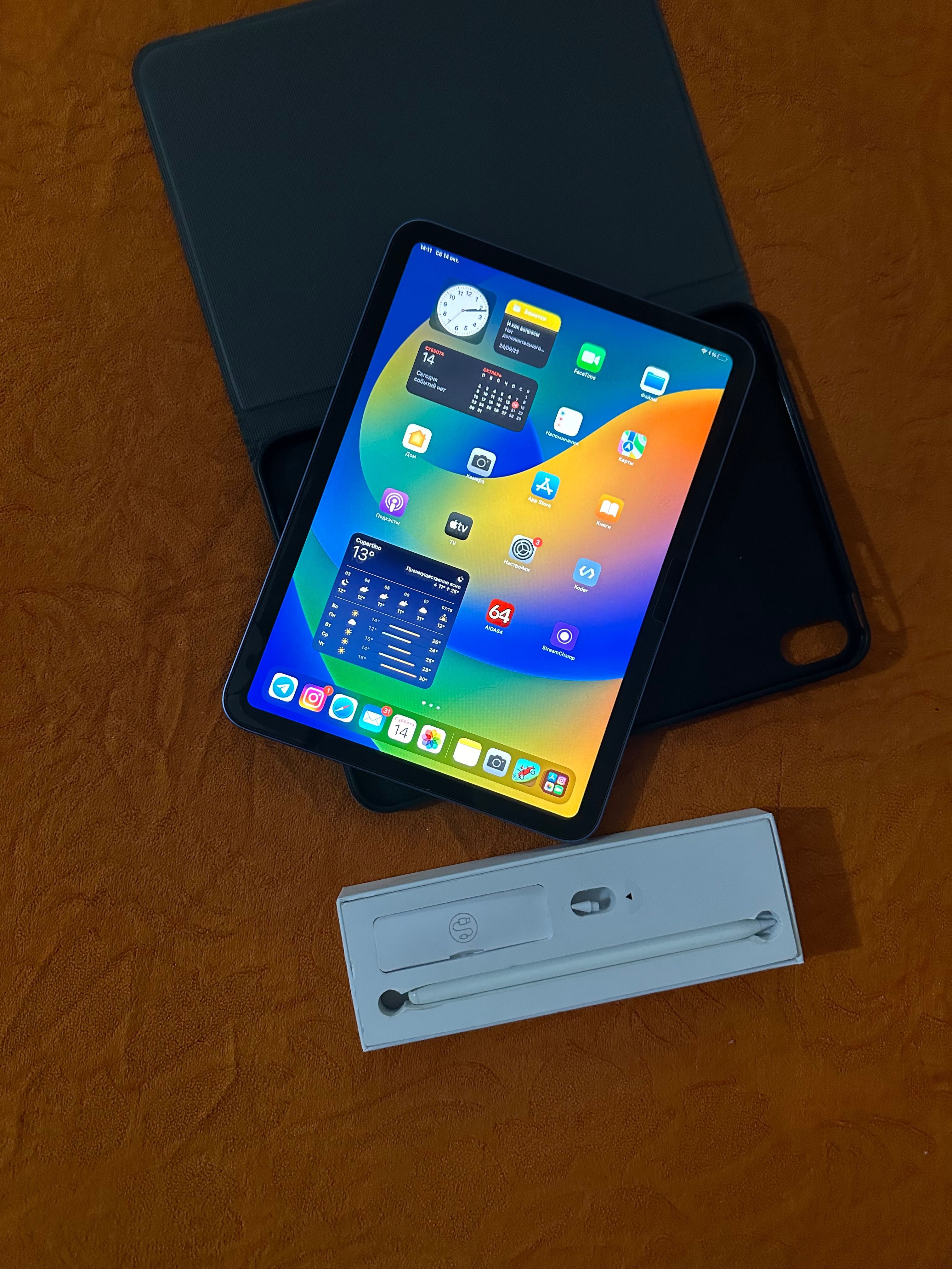 В новом состоянии iPad 10 2022, со стилусом и чехлом