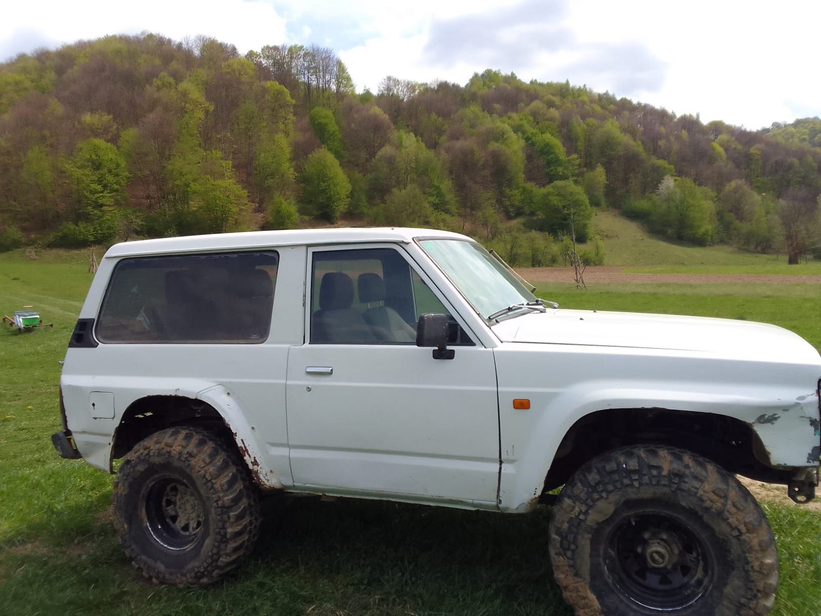 Vând nissan patrol y60