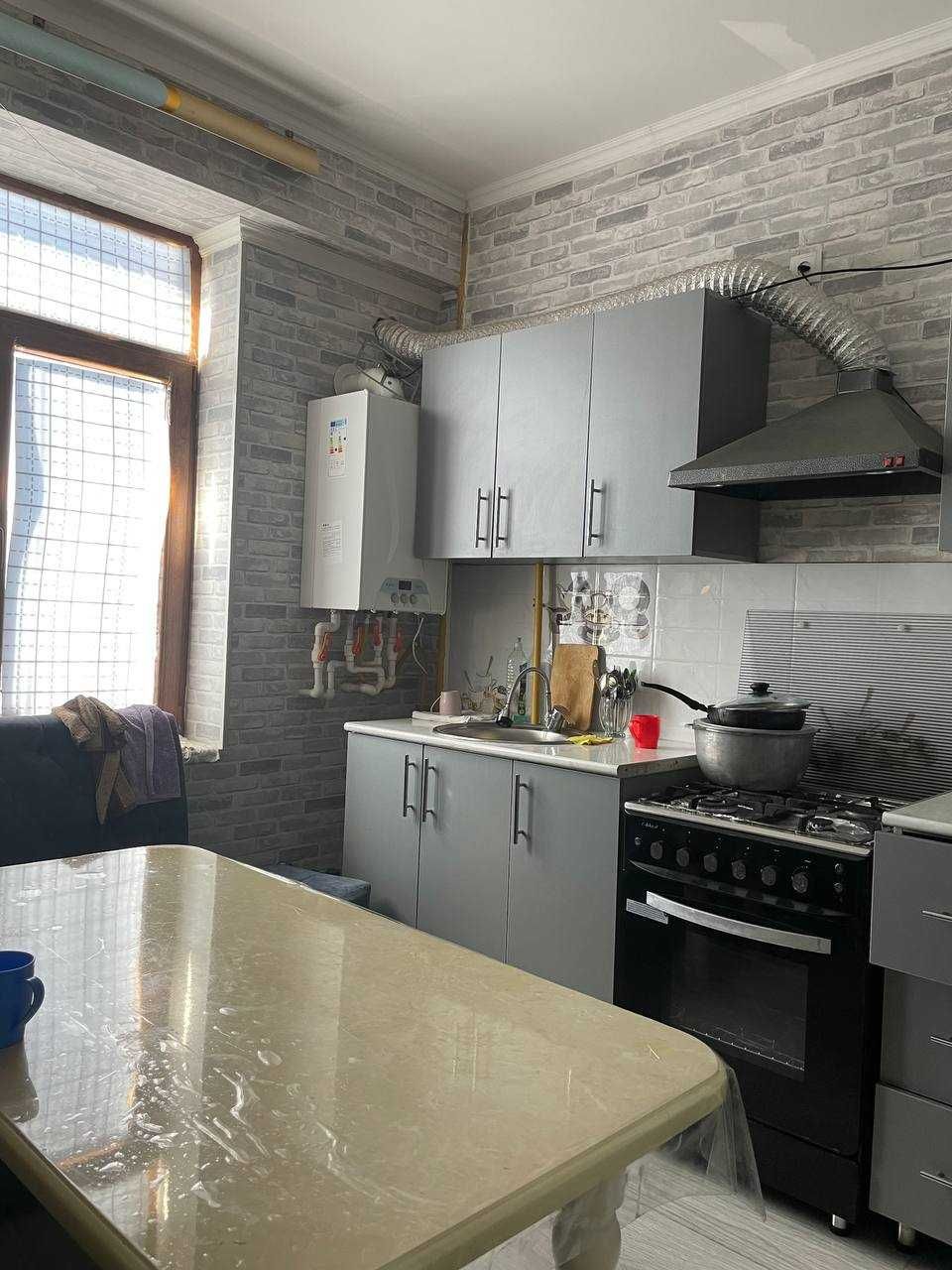 Kvartira Qizlarga