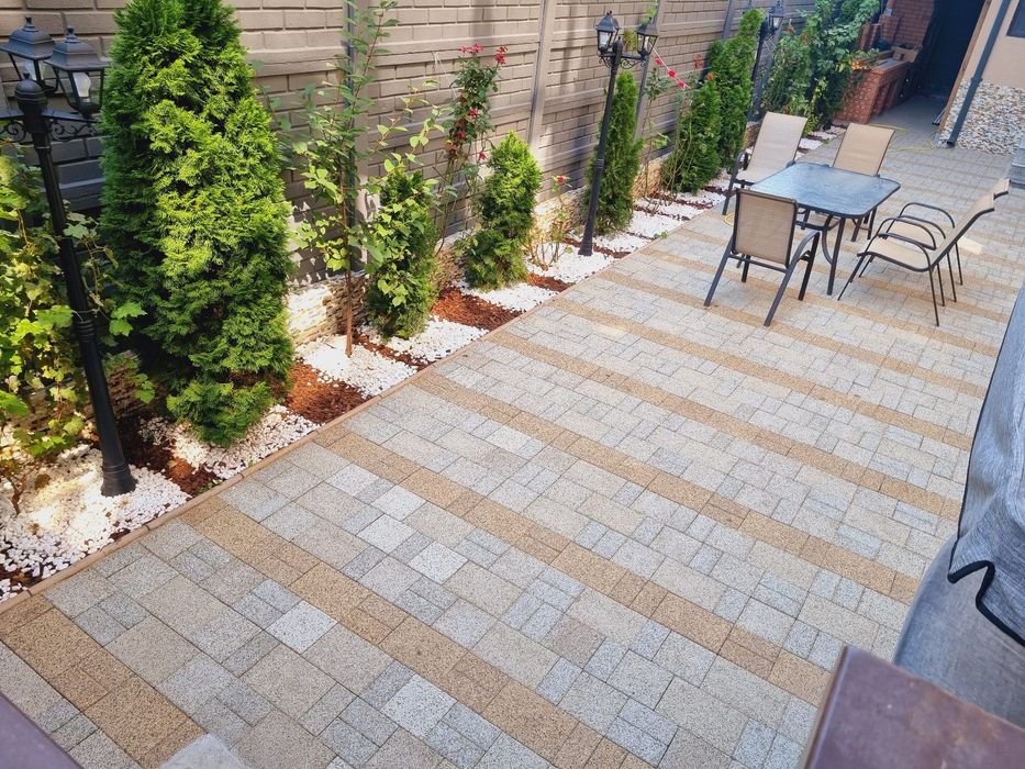 Proprietar Ap 4 camere cu curte proprie  Parc Bazilescu