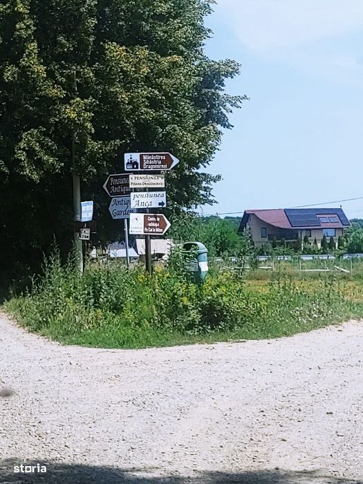 Teren Dragomirna intravilan intre case 1.000 mp
