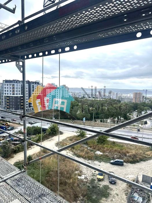 Продава се Тристаен апартамент в Варна, Възраждане 4 - 123 кв.м за 2000 €/кв.м - Снимка #3