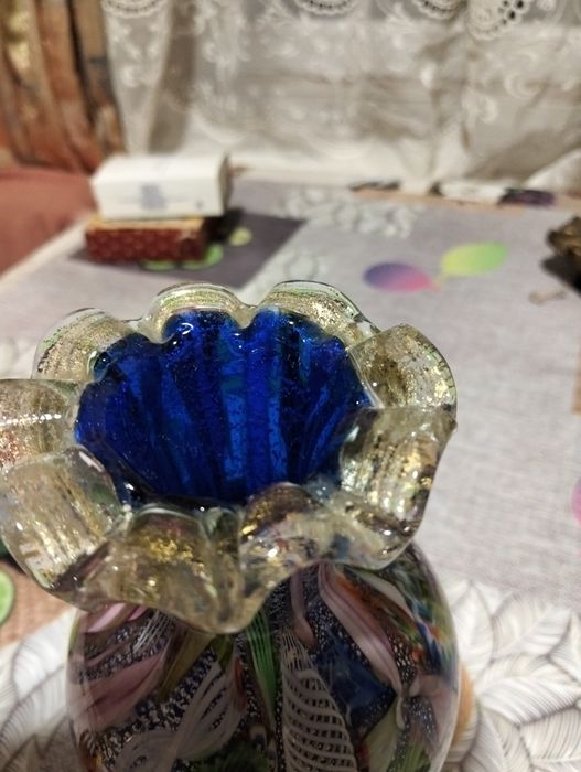 Vază din sticla de murano în stare foarte buna