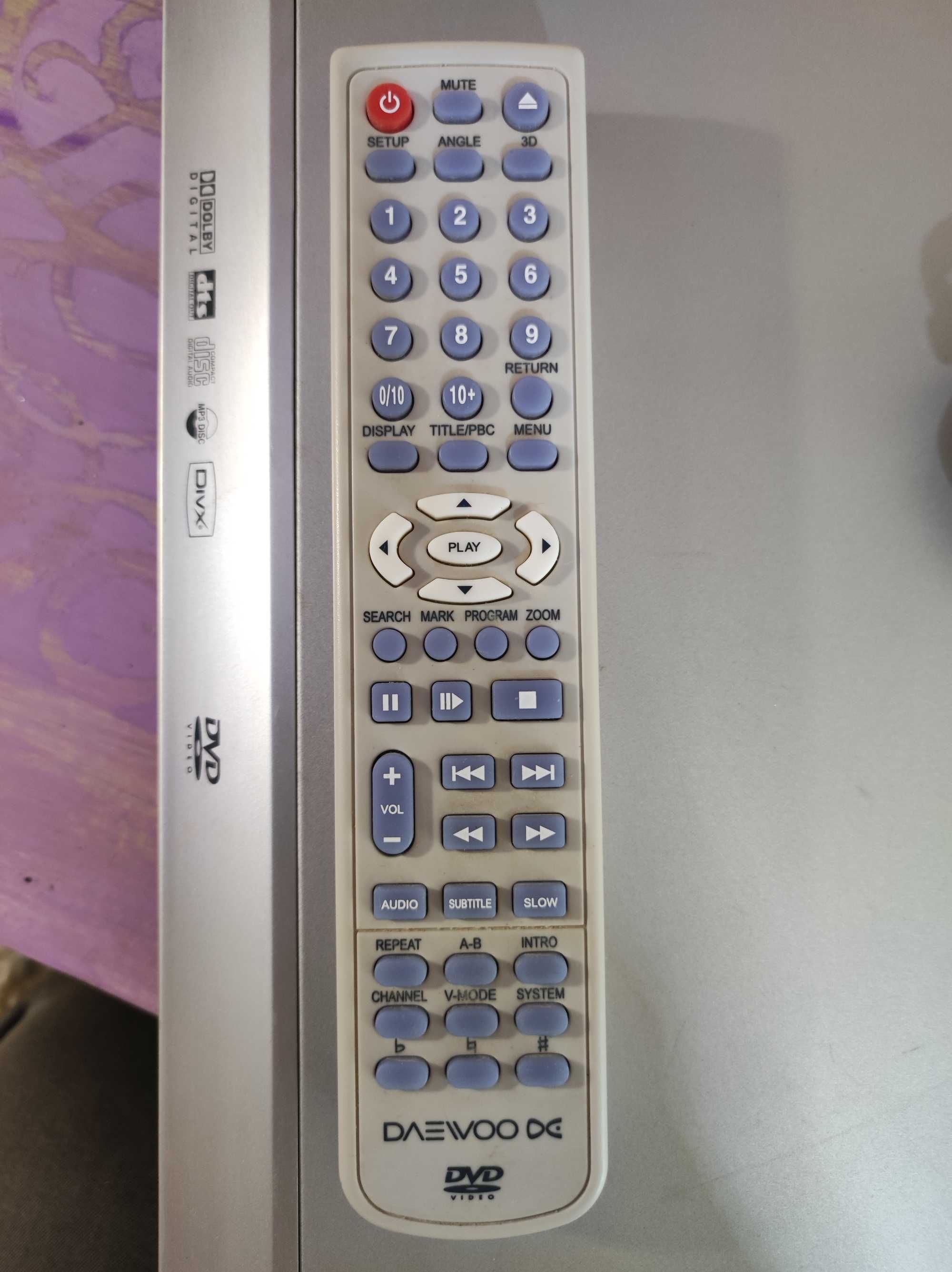 Продавам CD/DVD плейър DAEWOO DV-2000S
