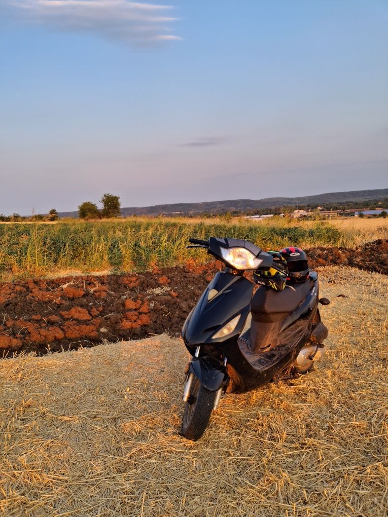 Скутер Generic Ride Jump 50 cc