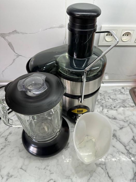 Соковыжималка и блендер в комплекте