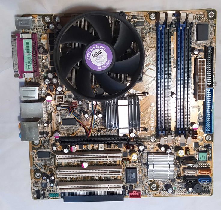 Placa baza PC cu procesor,memorii, HDD, sursa