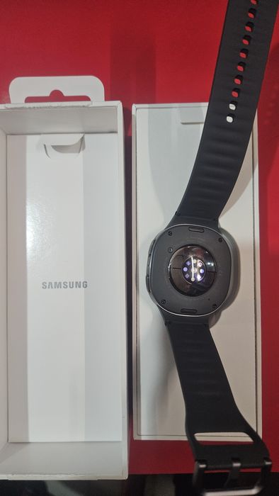Samsung Watch 8-Чисто нов!!!
