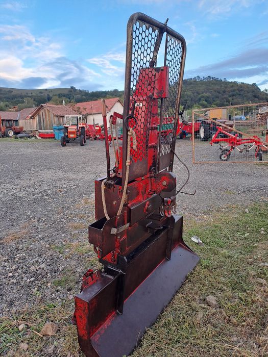 Troliu forestier 5 tone mecanic dupa tractor adusa recent