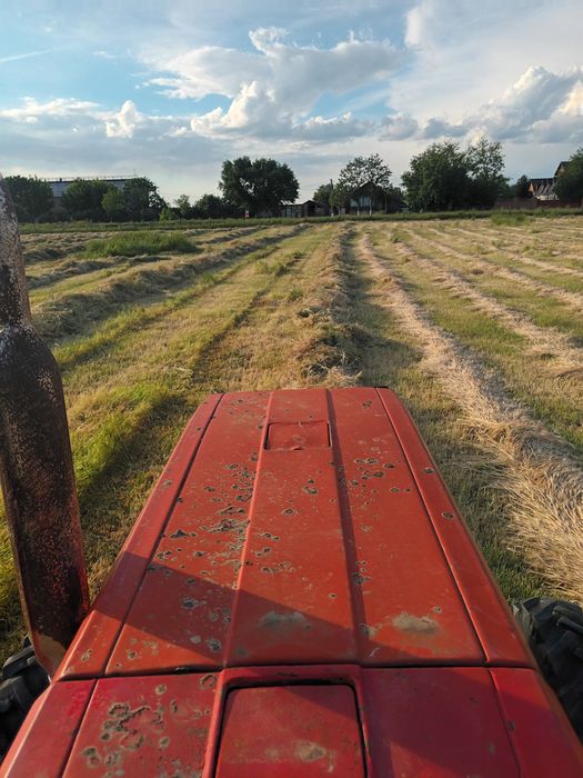 Baloti de fan pe plasă