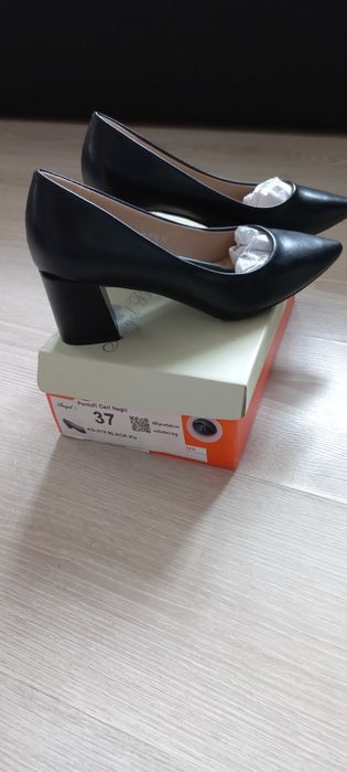 Pantofi stiletto cu toc gros de 6 cm