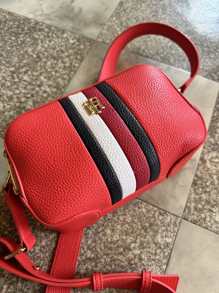 Tommy Hilfiger малка червена чанта crossover bag, като НОВА