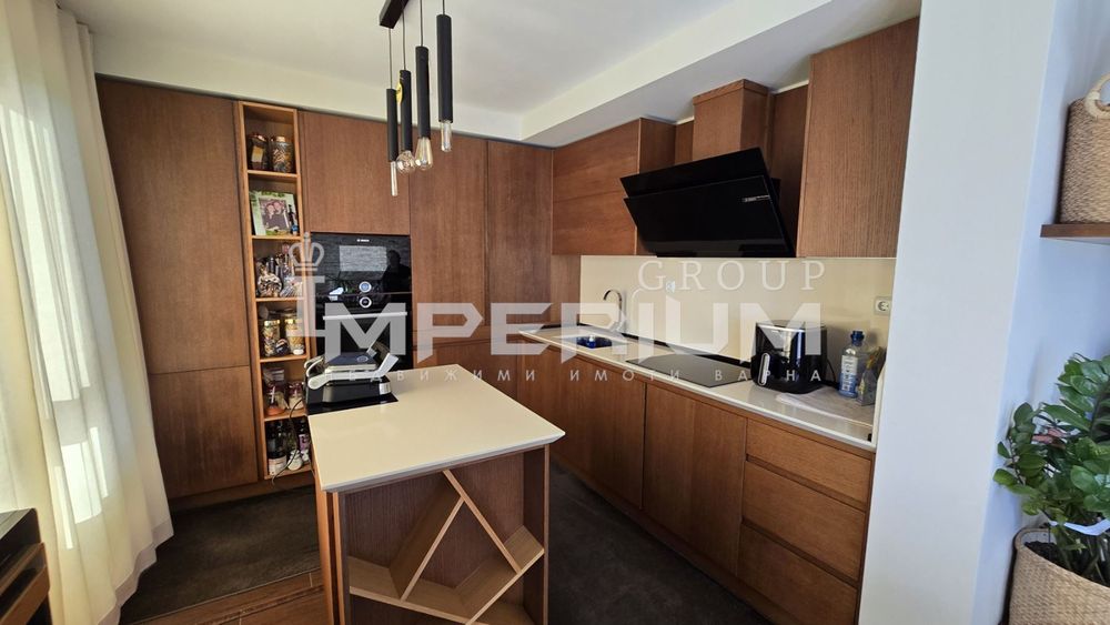 Продава се Тристаен апартамент в Варна, Бриз - 95 кв.м за 2937 €/кв.м - Снимка #12