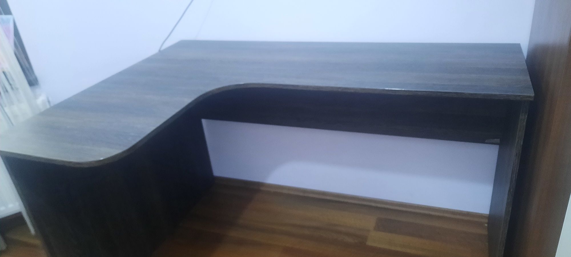 Vand birou in L 140, cu 100, cu 45, h 80cm