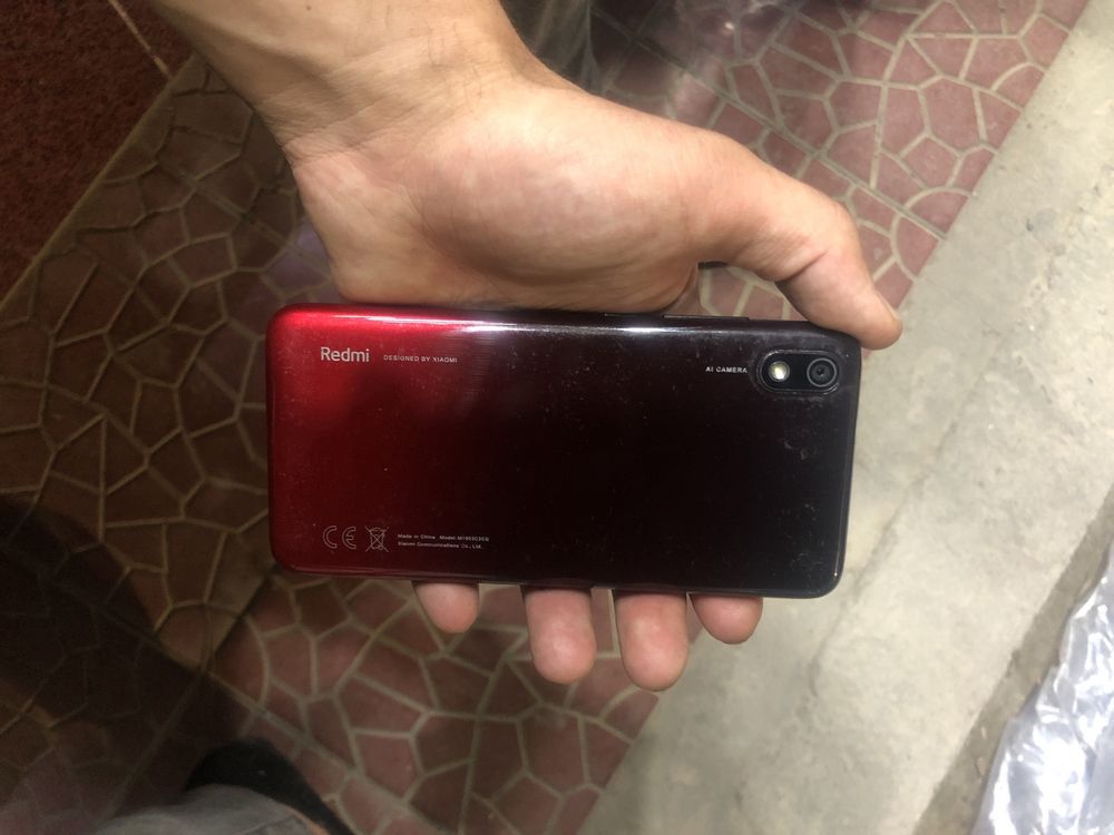 Redmi 7 sotladi yaxwi sastiyanada