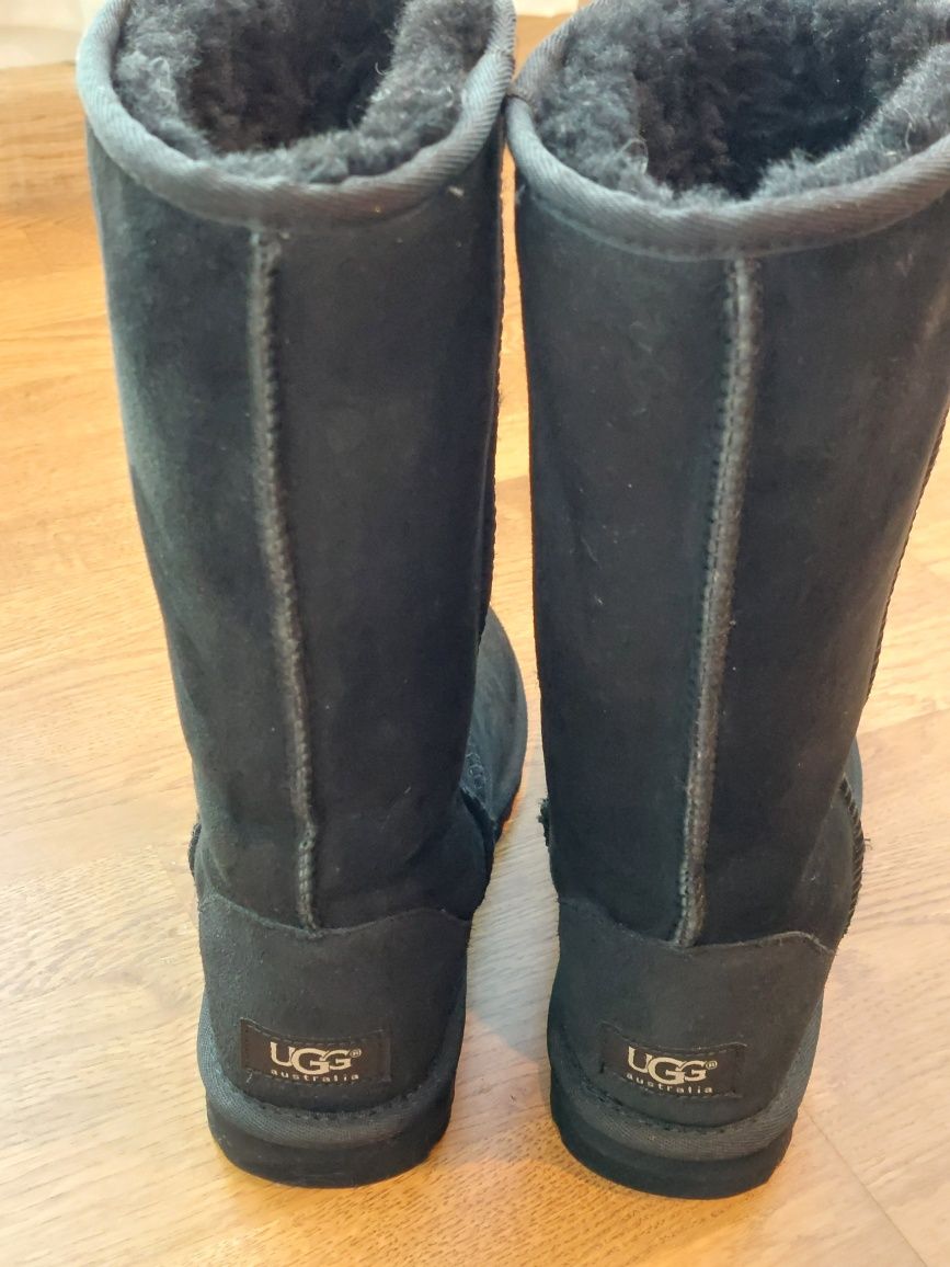 Cizme UGG classic tall marime 36