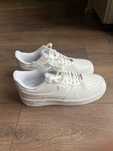 Чисто нови обувки air force 1 triple white