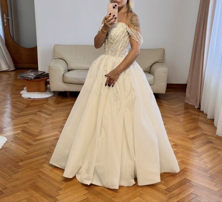 Rochie mireasa in stare perfecta inaltime 156 si 12 cm tocuri