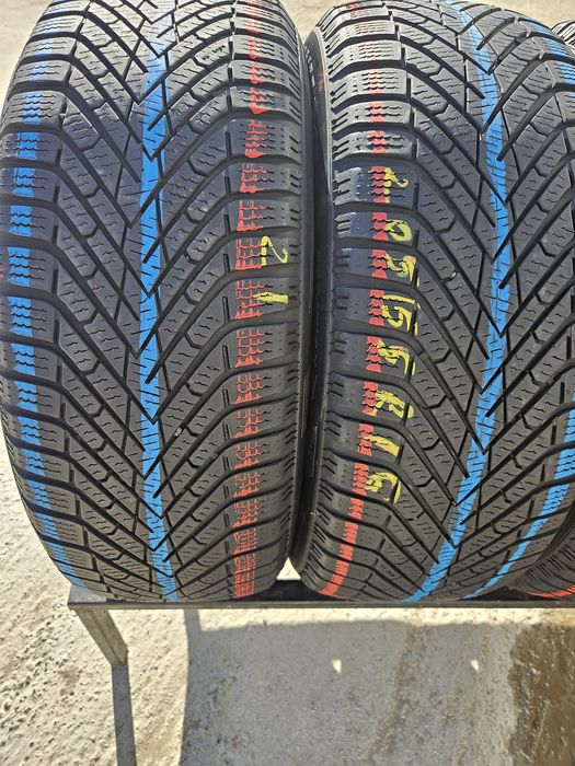 Vând anvelope iarna 205/55/16 205/55r16 PIRELLI
