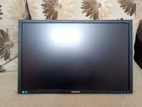 Monitor LCD marca Samsung+suport