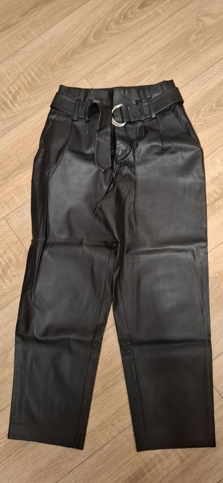 Pantaloni imitație piele