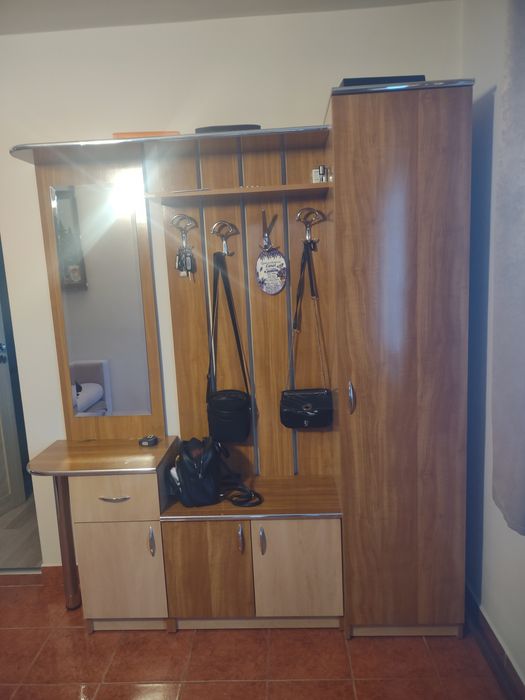 cuier haine intrare casa