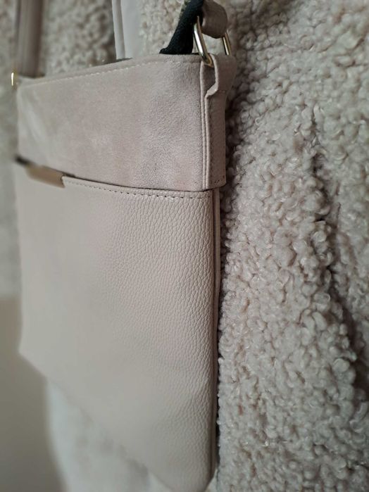 Дамско палтенце в нежен цвят