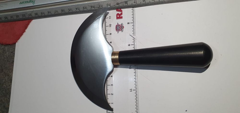 Cutit taiat piele semiluna