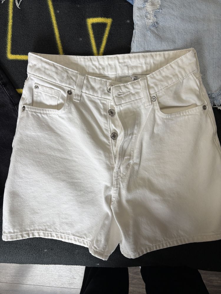 Дънкови къси панталони на levis, zara, h&m