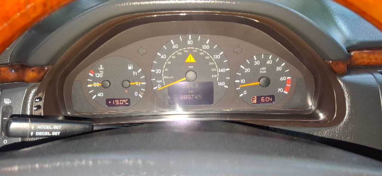 Продажа авто Mercedes W210