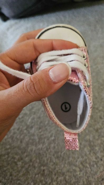 Бебешки обувчици