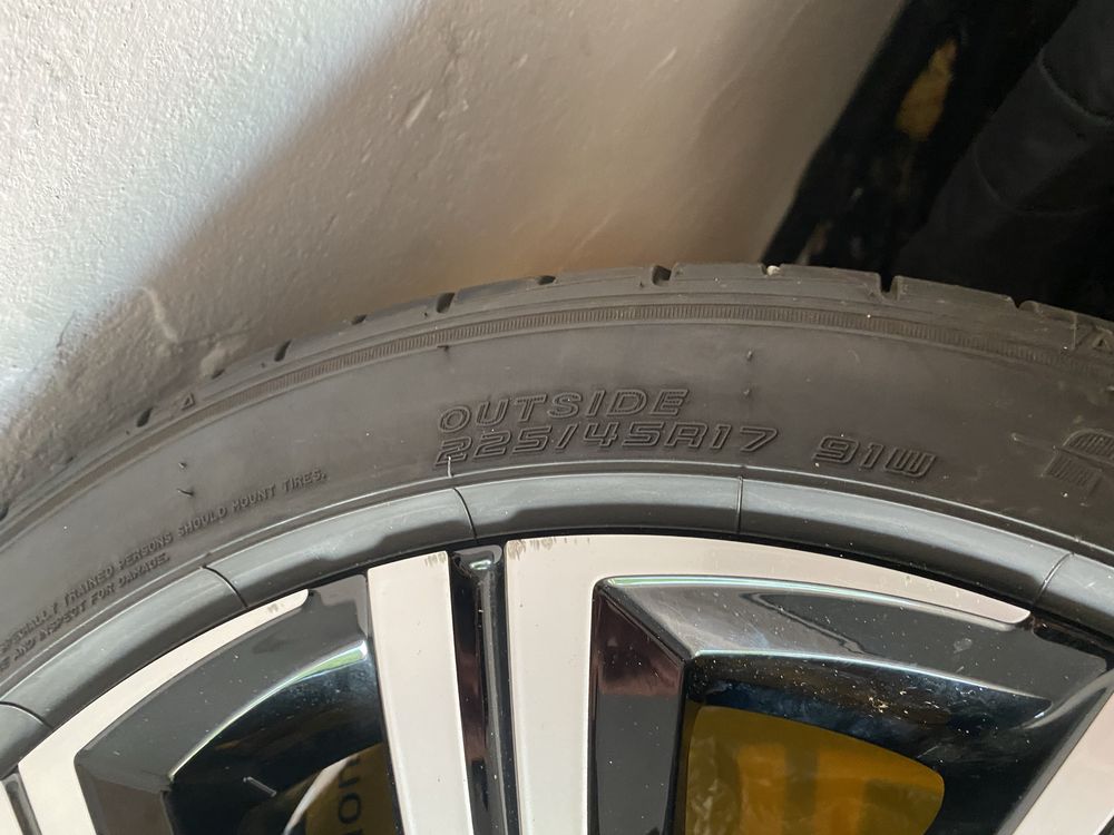 Jante Toyota  225/45/17 Anvelope noi
