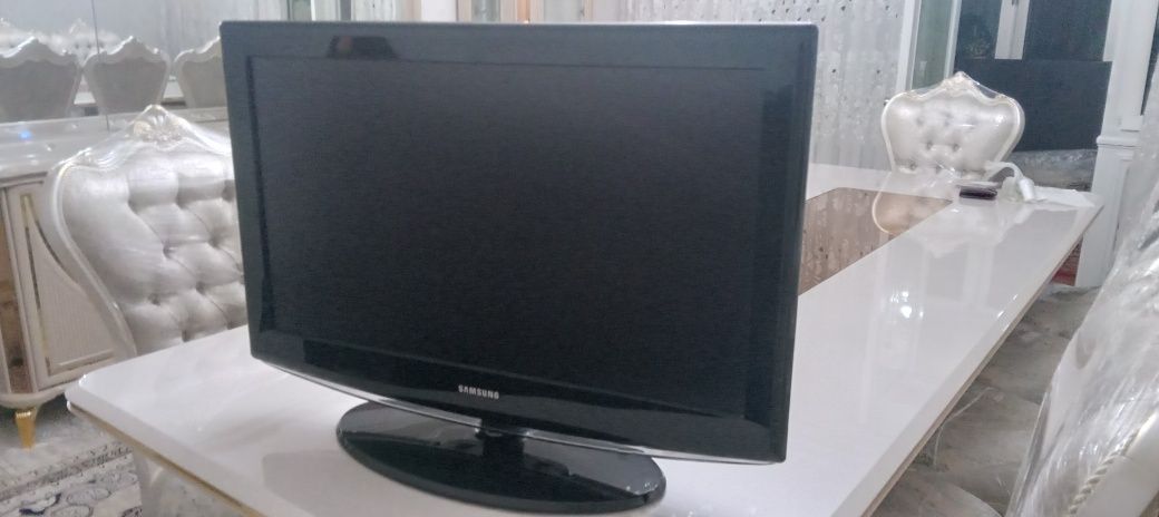 Телевизор SAMSUNG  диагональ 32 см. Состояния хорошое.