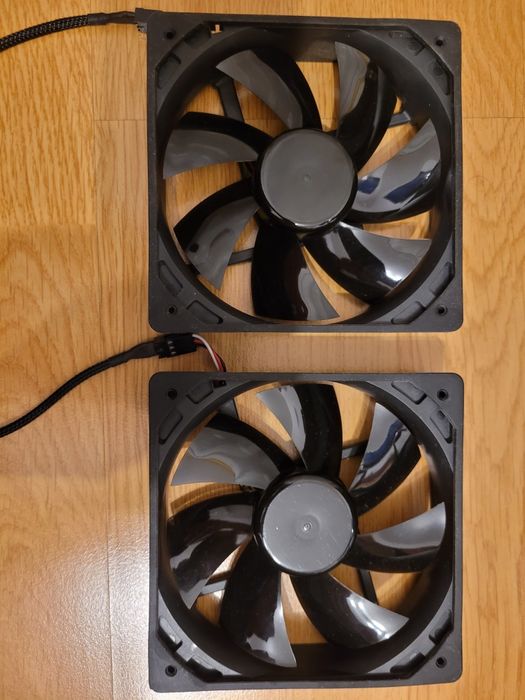 Set ventilatoare PC NoiseBlocker ITR-PL-1 la 900 RPM,120x120x25 mm