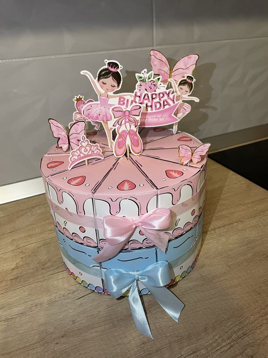 Realizez tort din dulciuri pentru copii