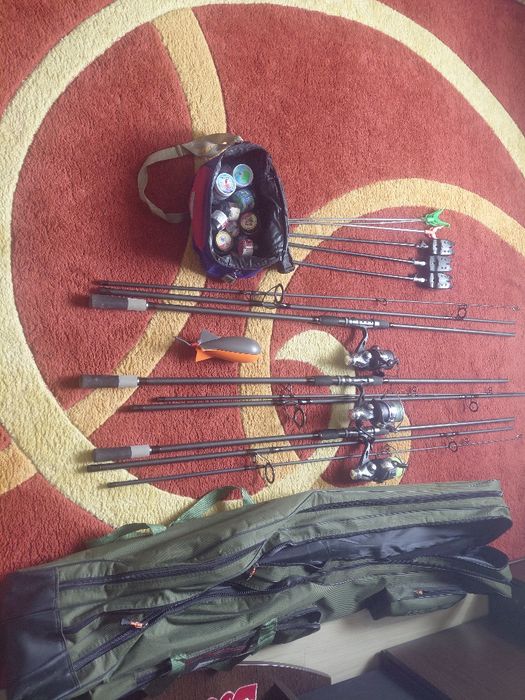 Vând undite pescuit