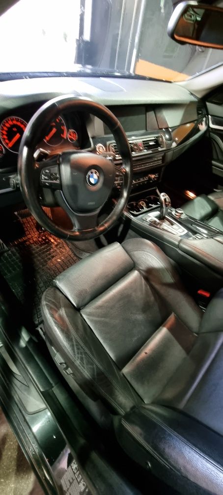 Продавам BMW F11 530xd