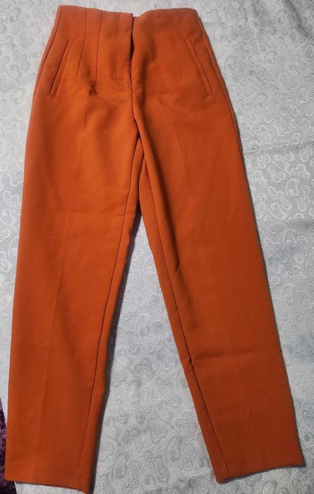 Оранжев панталон  размер Xs, но става и за S