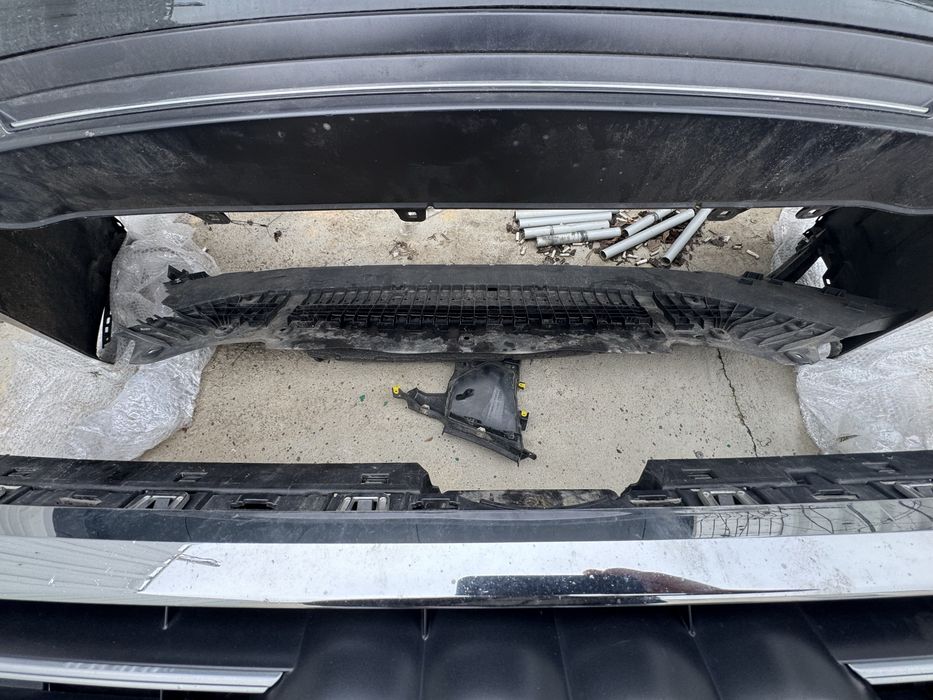 Брони и решетка за Audi A6 Ауди C8 F25 Оригинал