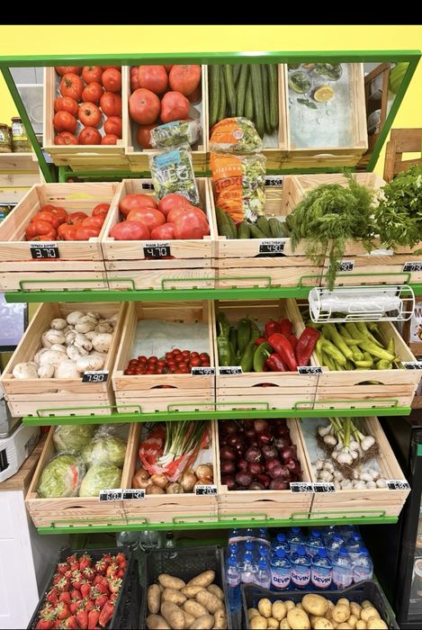 Метален стелаж за плодове и зеленчуци