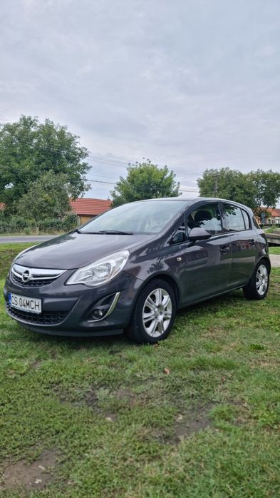Opel corsa 2013 1.2 benzină