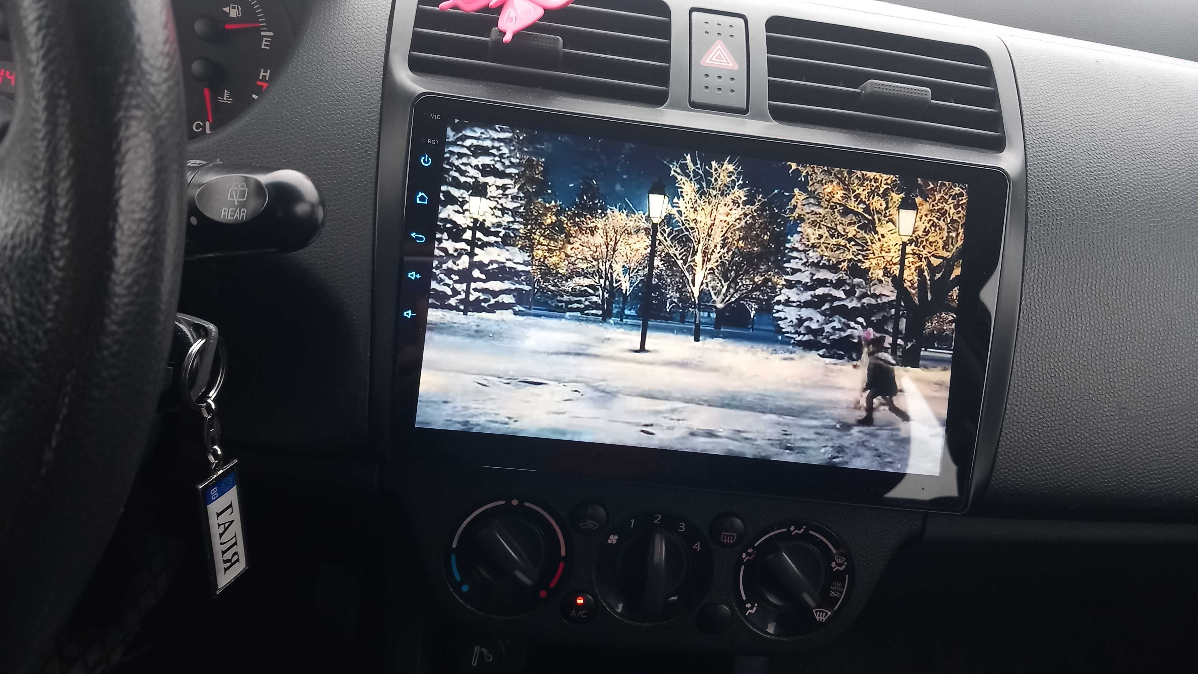 Лек автомобил Suzuki swift